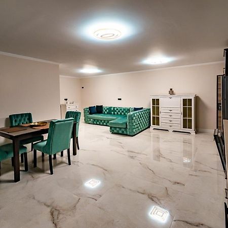 Moky Rezident 2 Apartment Arad Luaran gambar