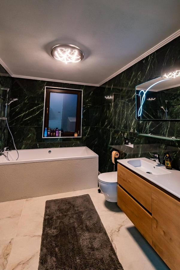 Moky Rezident 2 Apartment Arad Luaran gambar