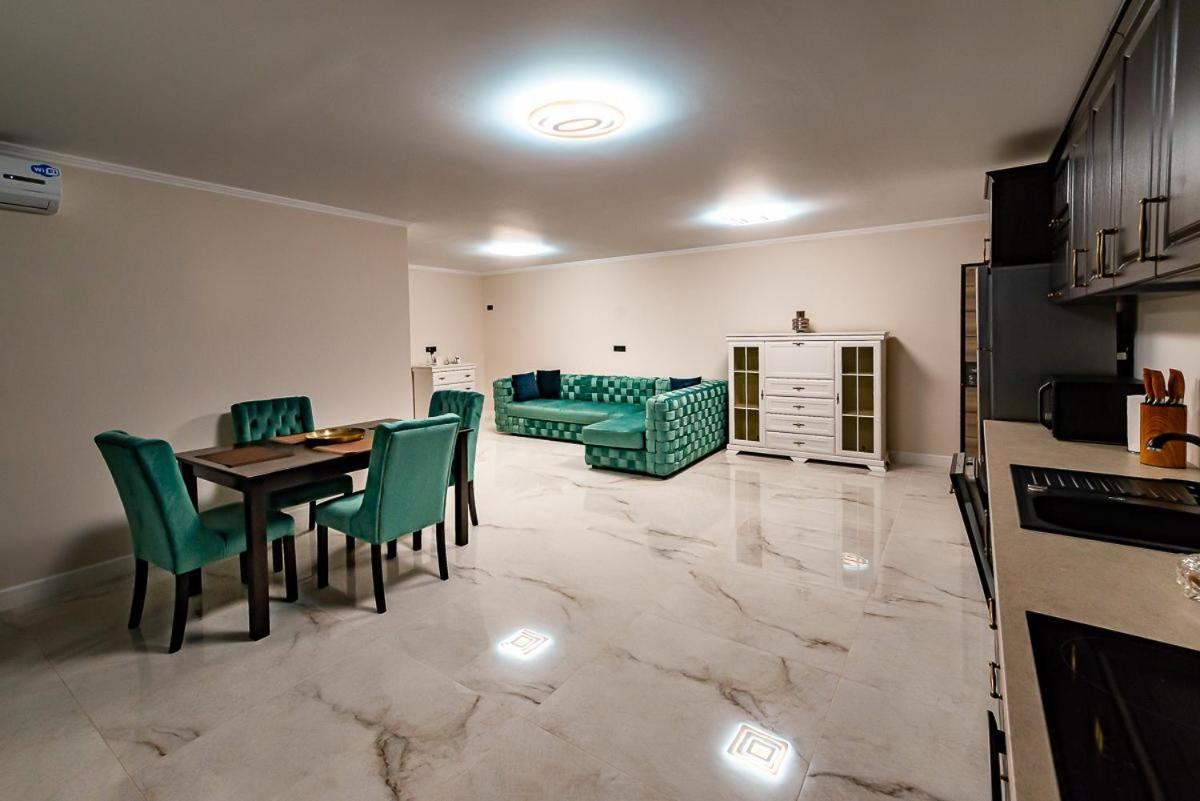 Moky Rezident 2 Apartment Arad Luaran gambar