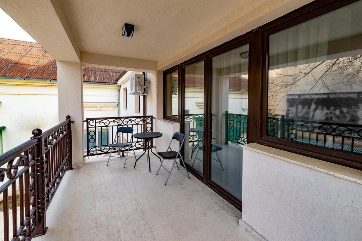 Moky Rezident 2 Apartment Arad Luaran gambar