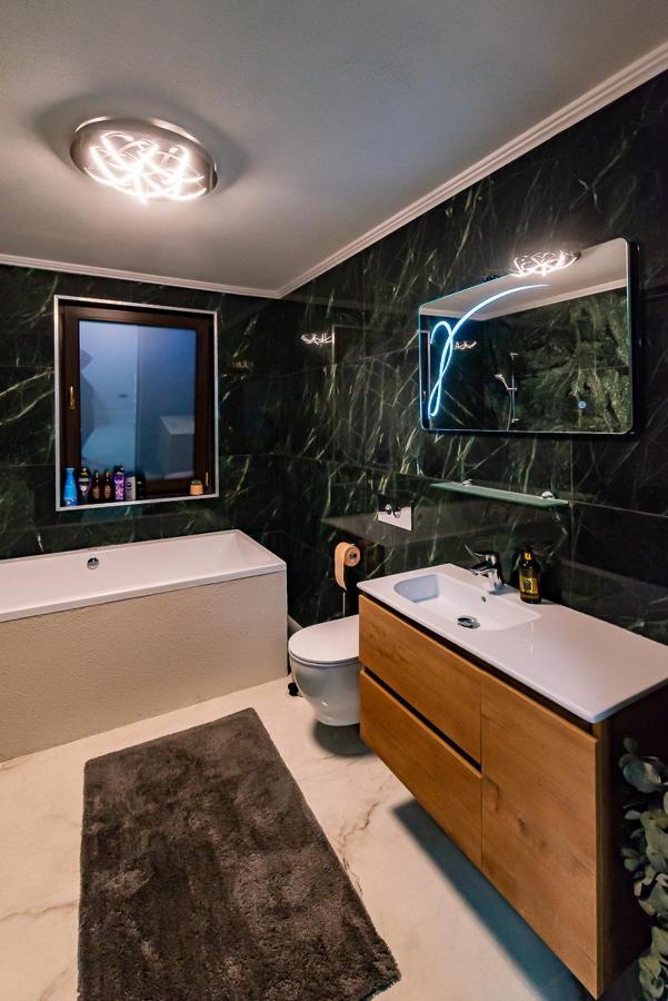 Moky Rezident 2 Apartment Arad Luaran gambar